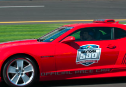 Brad-Paisley-Pace-Car-Driver-2011